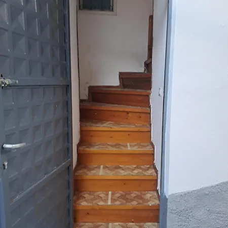 Raspberry House 3 Apartmán Gjirokastër
